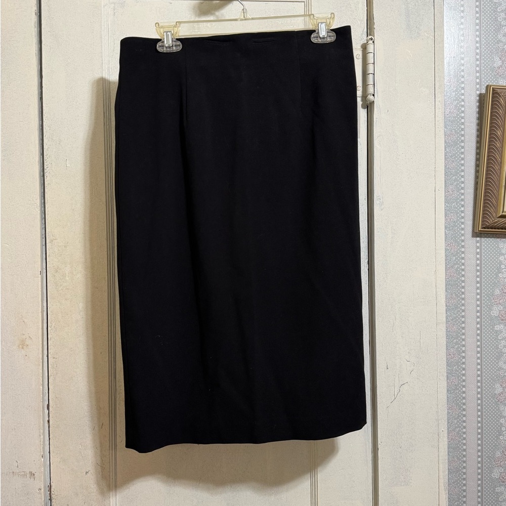 Onyx Black Knee-Length Pencil Skirt for Work Anne Klein. Size 8